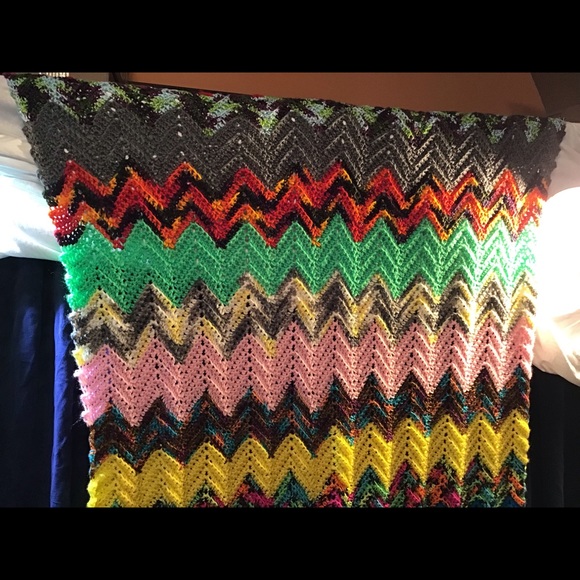 Beautiful hand knitted blanket/throw, 45” x 60”EUC - Picture 4 of 7